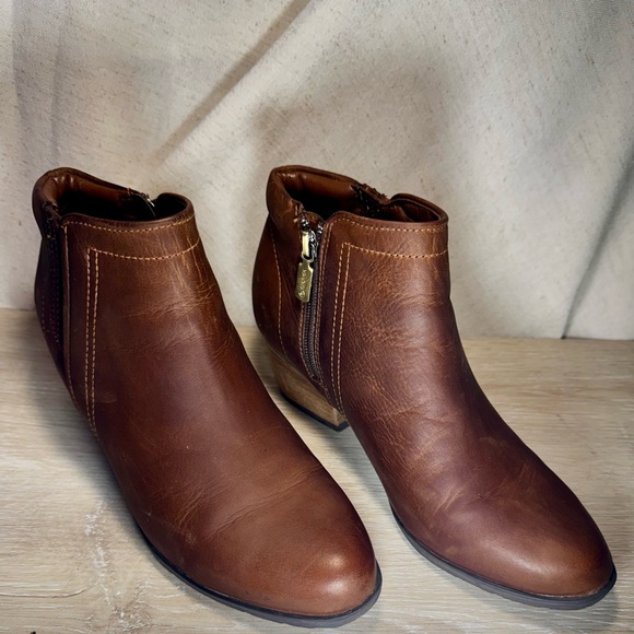 Blondo Waterproof Leather Ankle Boots Brown Zip Booties Size 8M - Picture 1 of 10